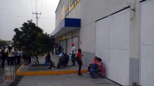 CNTE bloquea sucursales bancarias