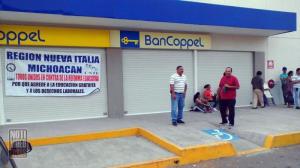 CNTE bloquea sucursales bancarias