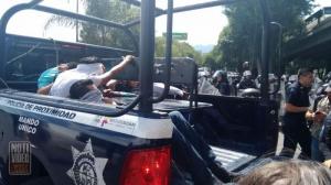 Arriban granaderos de la Policía Federal a la manifestación de Tres Puentes…