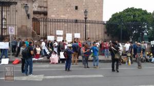 Maestros de la CNTE se manifiestan en el centro de Morelia