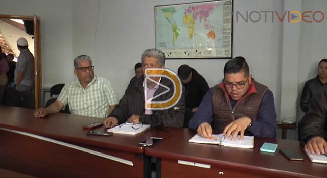 Docentes de la CNTE desalojan a su dirigente de en Michoacán