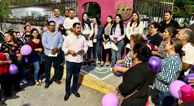 Se registra Chava Cortés como candidato independiente a la presidencia municipal de Charo