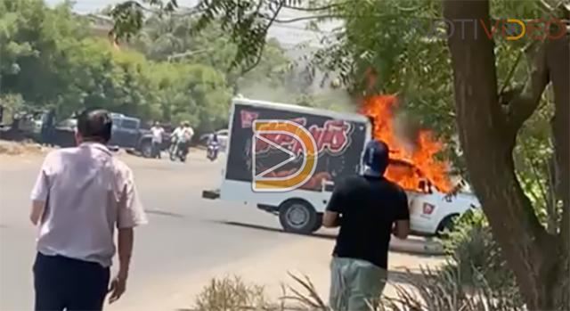 Se registra quema de vehículos en Apatzingán