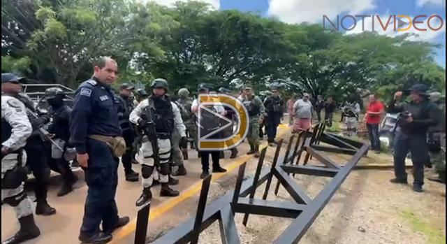 Autodefensas se quedan sin barricadas en la carretera Ario de Rosales-La Huacana