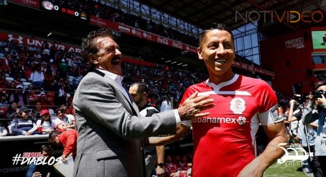 Club Deportivo Toluca Homenajea al jugador michoacano Carlos Esquivel por su trayectoria