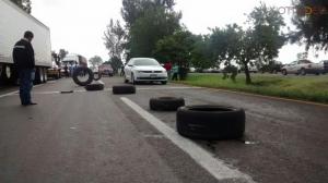 CNTE bloquea parcialmente carretera Morelia-Pátzcuaro  