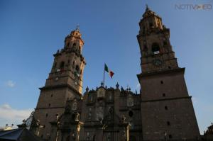 Michoacanos se congregan en Centro Histórico de Morelia 