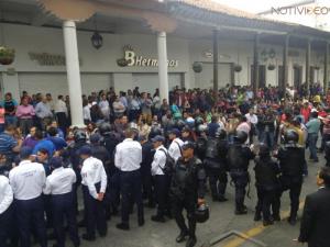 Ante presencia de la CNTE despliegan GOES en Uruapan