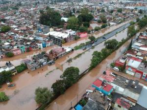 Intensas lluvias provocan inundaciones en Morelia