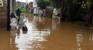 Intensas lluvias provocan inundaciones en Morelia