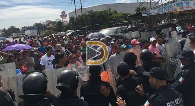 Profesores de la CNTE actúan como Grupo de Choque de Morena