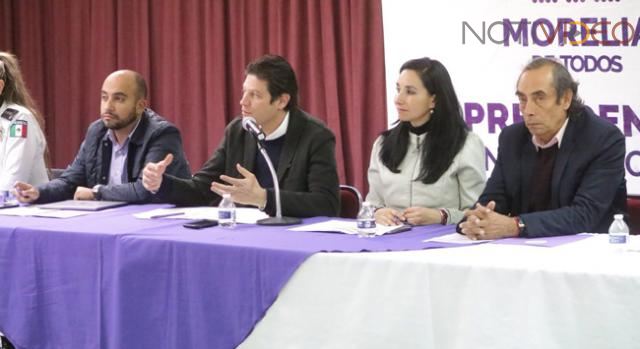 Martínez Alcázar establece diálogo abierto con vecinos de la Colonia Manantiales