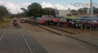 CNTE mantiene tomadas vías del tren