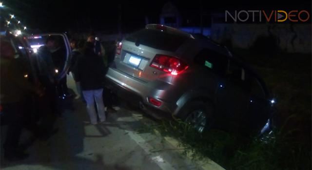 Se desbarranca camioneta; hay seis lesionados
