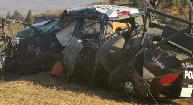 Se accidentan policías federales en su patrulla de cargo, uno murió 