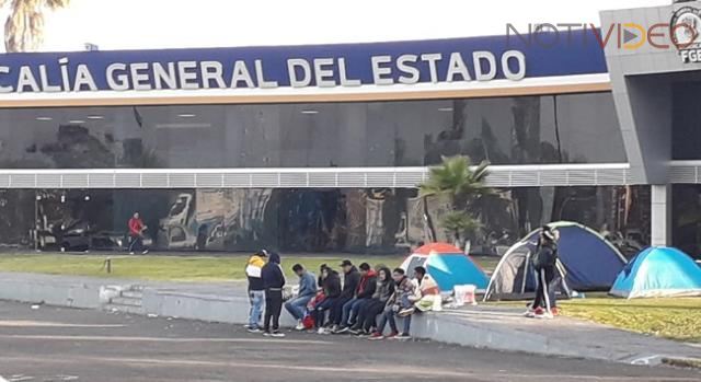   Requiere la FGE a dos normalistas por robo de un camión de Coca Cola