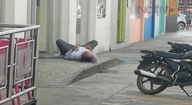  Un hombre fue asesinado a balazos al salir de un banco
