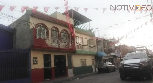  Atacan a balazos a dos jóvenes dentro de un domicilio, uno murió 