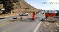 Habitantes de Santiago Azajo bloquean la carretera federal por segundo día