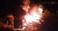 Tráiler se incendia en la rampa de frenado en la autopista de Occidente, el conductor murió calcinad