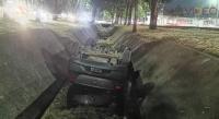 Muere un hombre al volcar  su carro