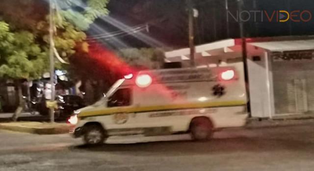 Un muerto y dos heridos en agresión a balazos en taqueria. 