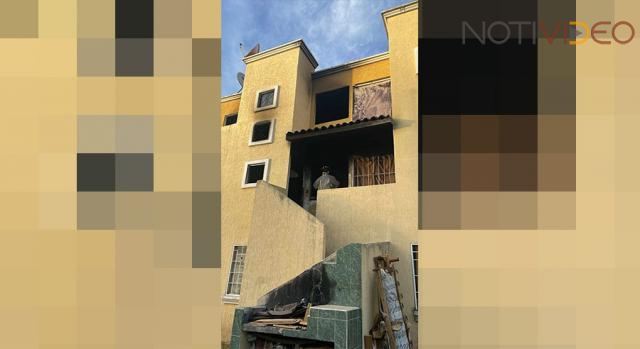 Bomberos Morelia combaten incendio de domicilio en Villas del Pedregal 