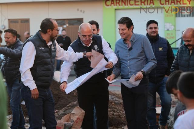 Alfonso Martínez revisa rehabilitación de Mercado del Auditorio