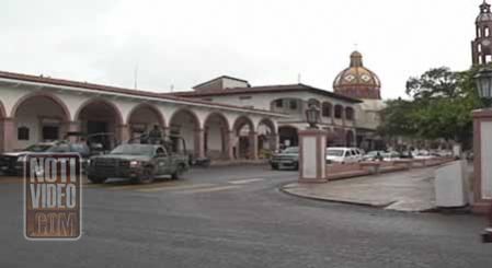 Detienen a hermano de El Chayo