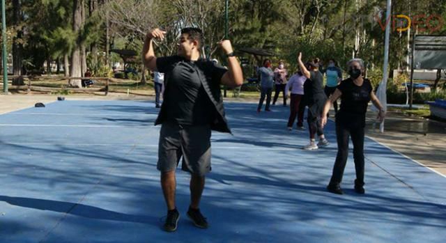 Invita Imcufide a clases de baile en la Unidad Deportiva INDECO