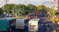 Marchan normalistas en rechazo de exámenes para obtener plazas de trabajo 