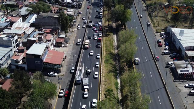 Auto y camioneta protagoniza choque en el periférico de Morelia 