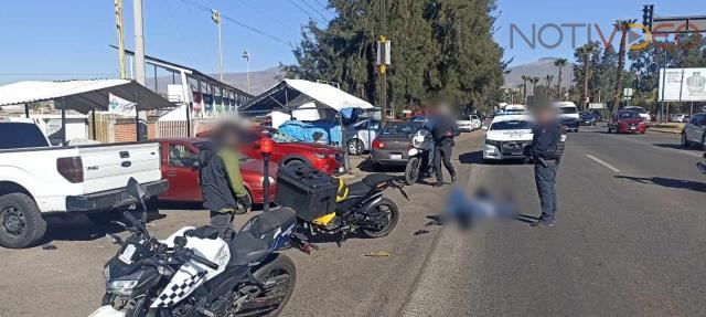 Camioneta choca contra moto en el libramiento de Morelia; hay 1 herido