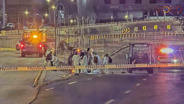 Delincuentes disparan contra camioneta en el Libramiento de Morelia; hay un muerto
