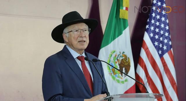 Ken Salazar, niega investigación de Estados Unidos a AMLO