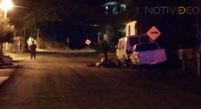 Muere motociclista al caer de su moto 