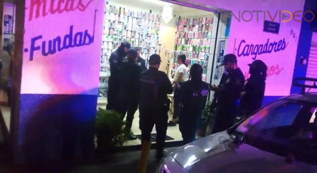 Solitario ladrón asalta un negocio de telefonía celular