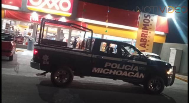 Clientes impiden asalto en una tienda OXXO