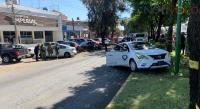 Acribillan a dos hombres y una mujer que viajaban en un taxi de Morelia a Uruapan. 