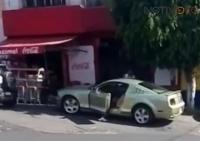 Ejecutan a balazos a un hombre en un carro deportivo en la Calzada Madero en Morelia 