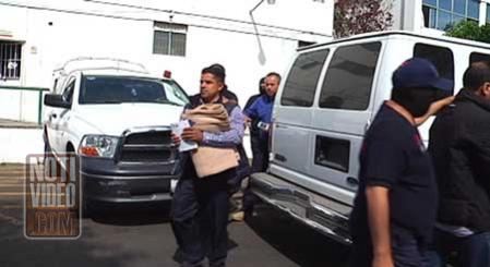 Trasladan a funcionarios de Lázaro Cárdenas, destino: desconocido.