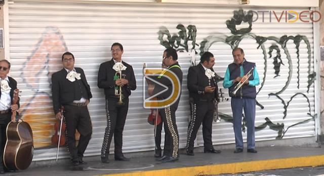 Mariachis se manifiestan para exigir apoyos por contingencia