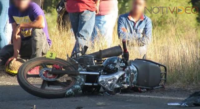 Fallece joven motociclista al derrapar en la carretera