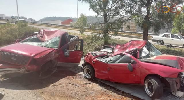 Aparatoso choque se registró en la entrada a Tres Marías