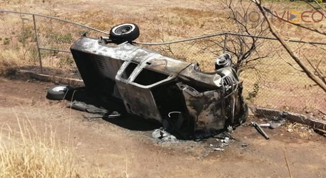 El chófer de una camioneta murió al explotar la unidad después de volcar 