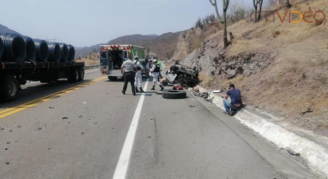 Accidente deja un muerto y tres heridos en la Siglo XXI