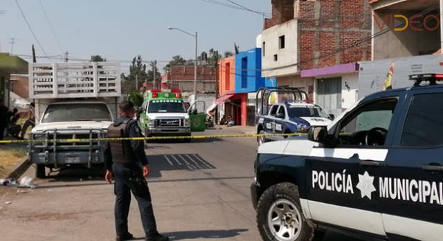 Acribillan a tiros a una bailarina y a su mamá dentro de su casa