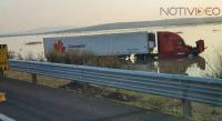 Tráiler cae al lago de Cuitzeo