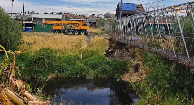 Emite Gobierno de Morelia alerta vial por colocación de puente peatonal