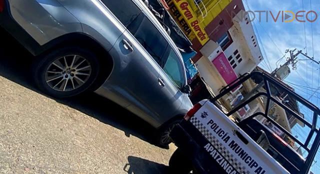 Un muerto y un herido tras agresión a balazos en mueblería de Apatzingán